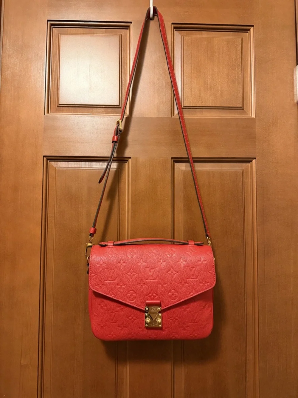 Louis Vuitton Red Empreinte Pochette Métis Satchel with Gold Hardware - Picture 6 of 17